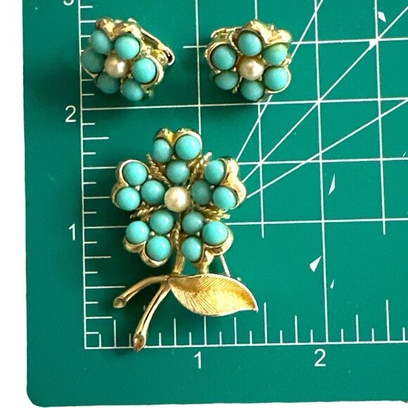 Vintage Sarah Coventry Turquoise Gold Pearl Floral Brooch and Earrings set - Picture 9 of 9